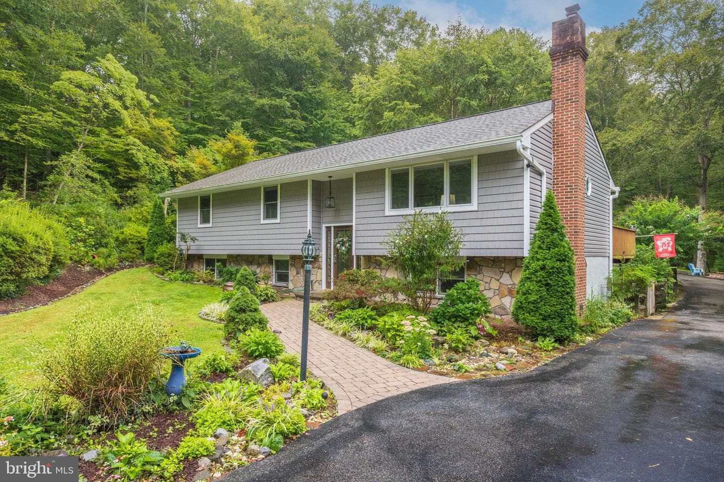 2114 Hallmark Drive photo 1