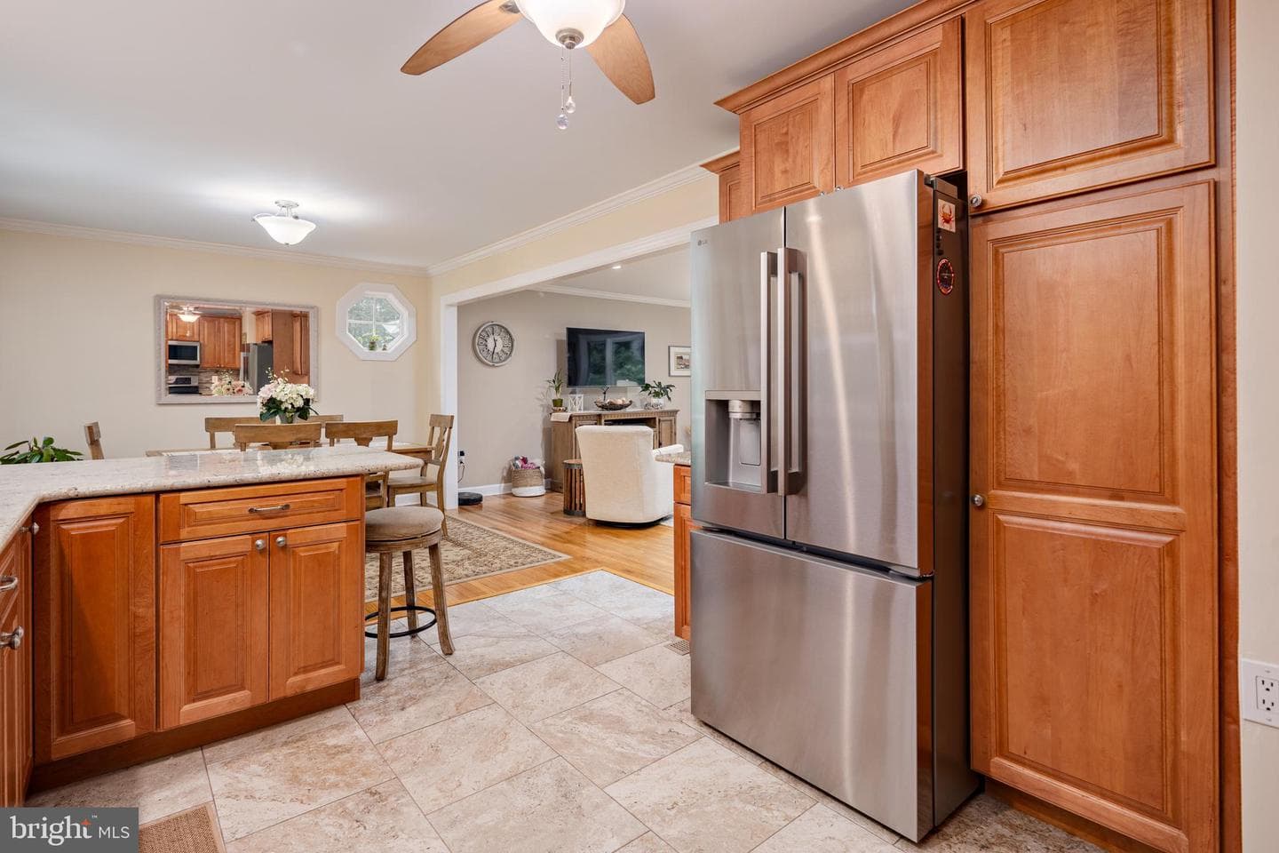 2114 Hallmark Drive photo 16