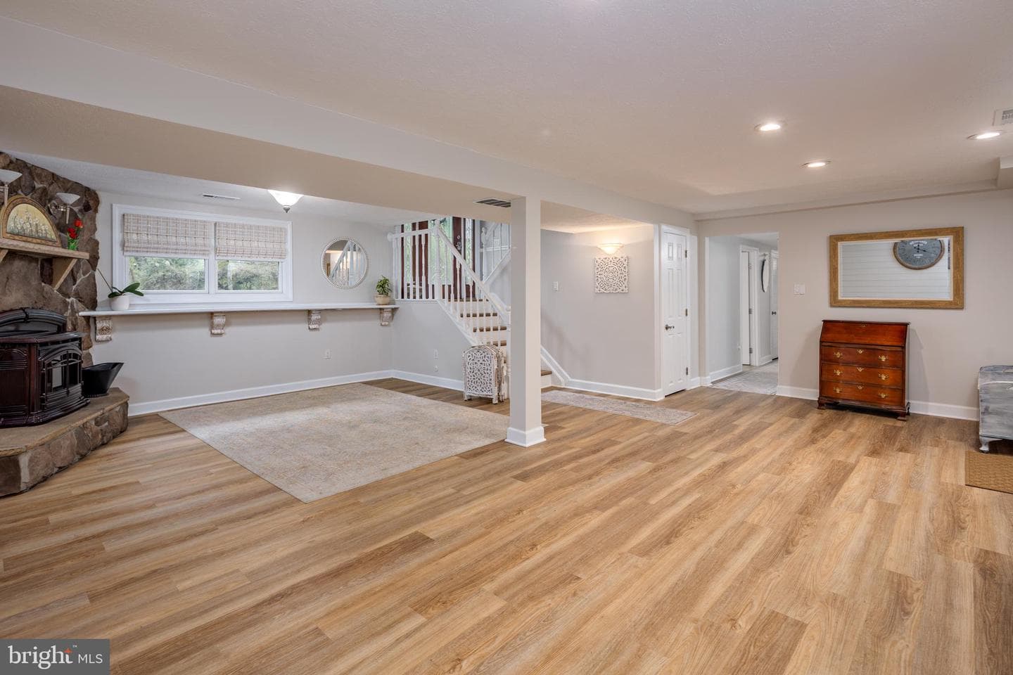 2114 Hallmark Drive photo 31
