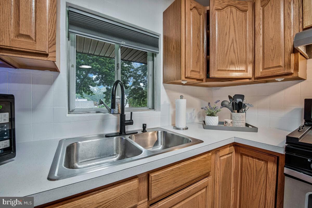 7954 Pipers Path photo 17