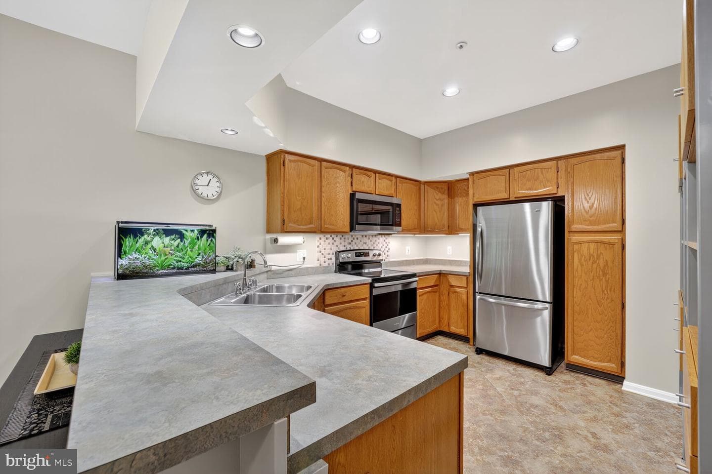 2709 Summerview Way #201 photo 12