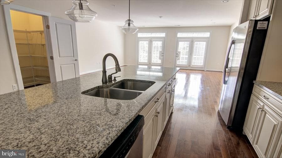 7652 Telamon Way photo 12