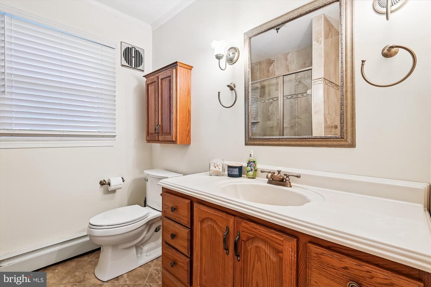 289 Hillsmere Drive photo 11