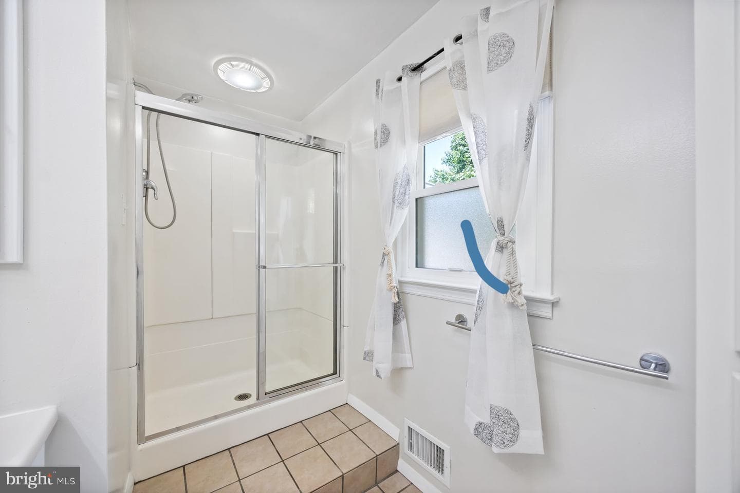 1103 Lotus Avenue photo 18