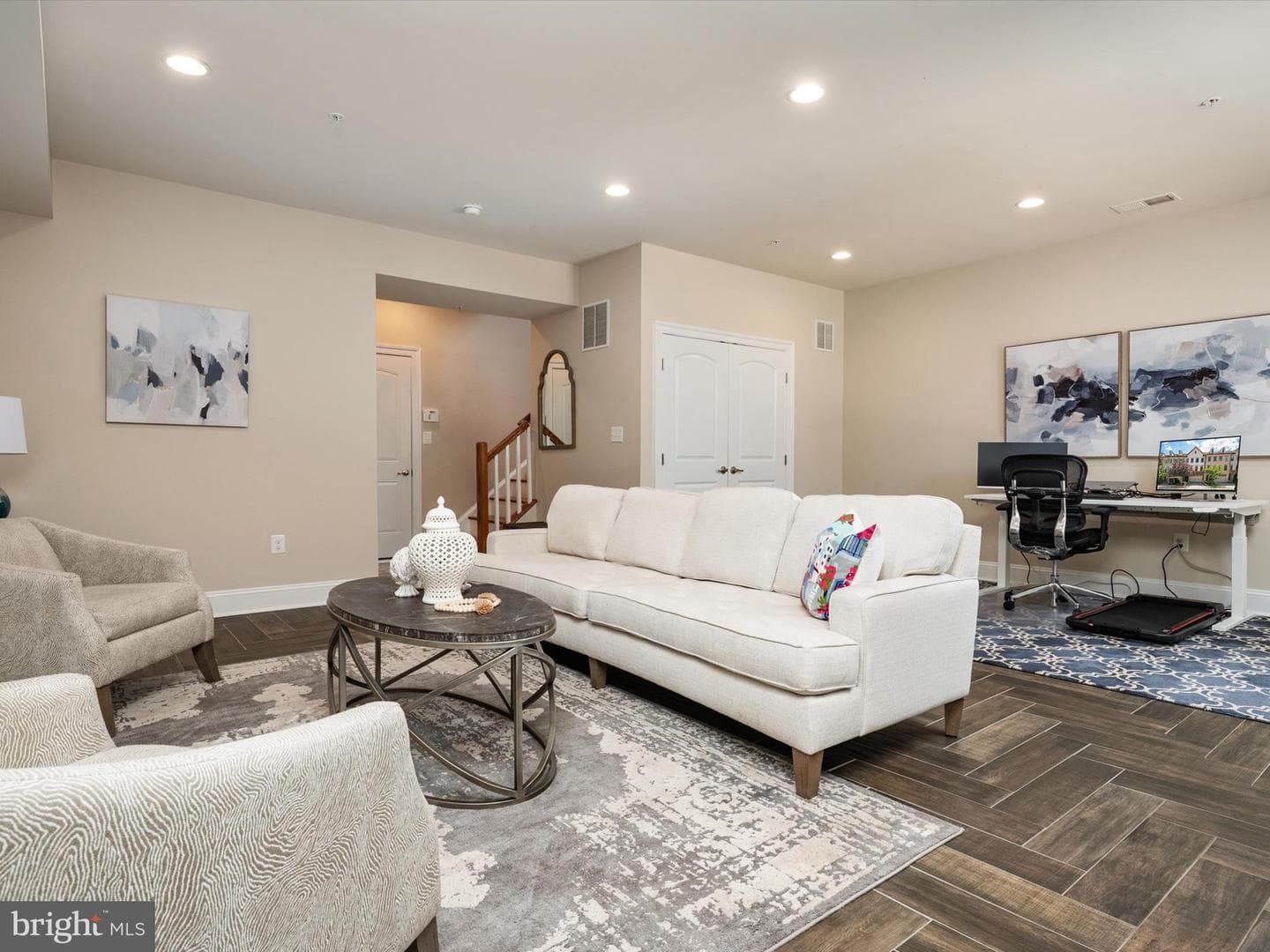 147 Merrimack Way photo 9