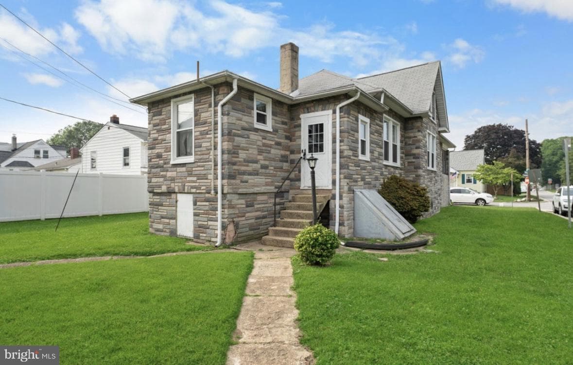 117 Doris Avenue photo 2