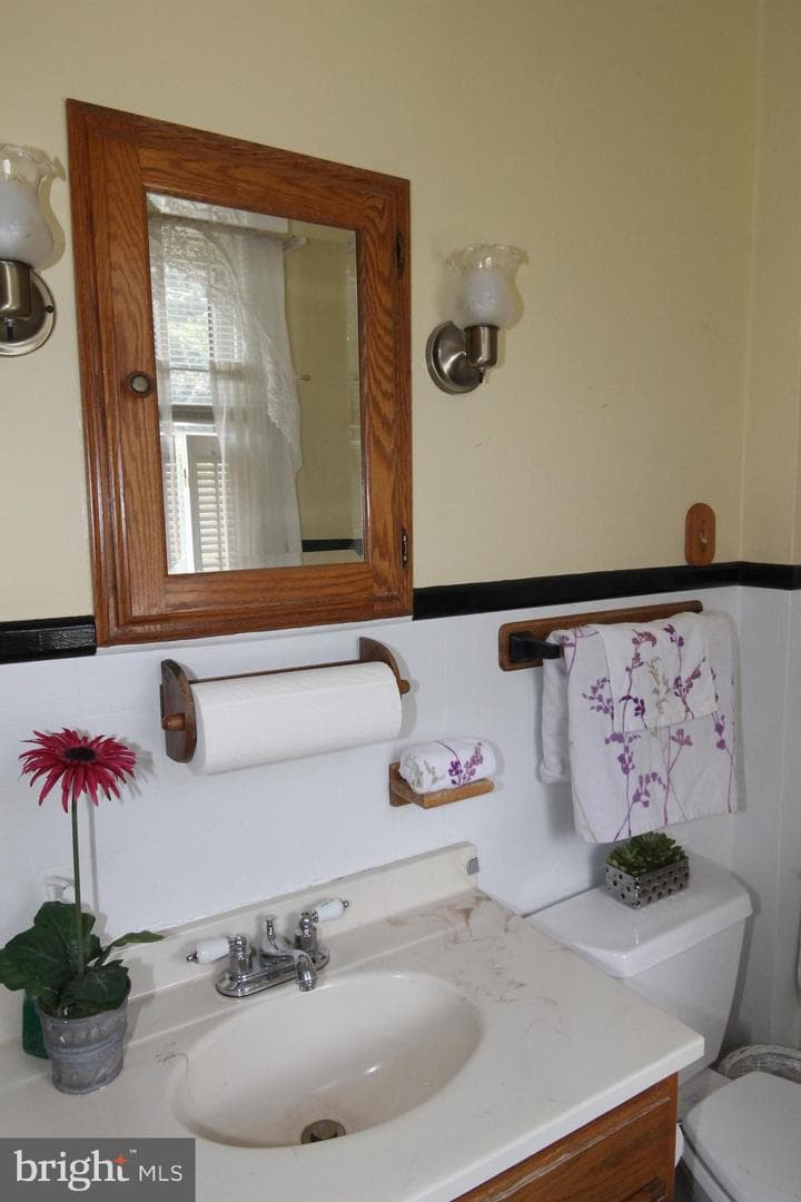 305 Greenwood Road photo 17