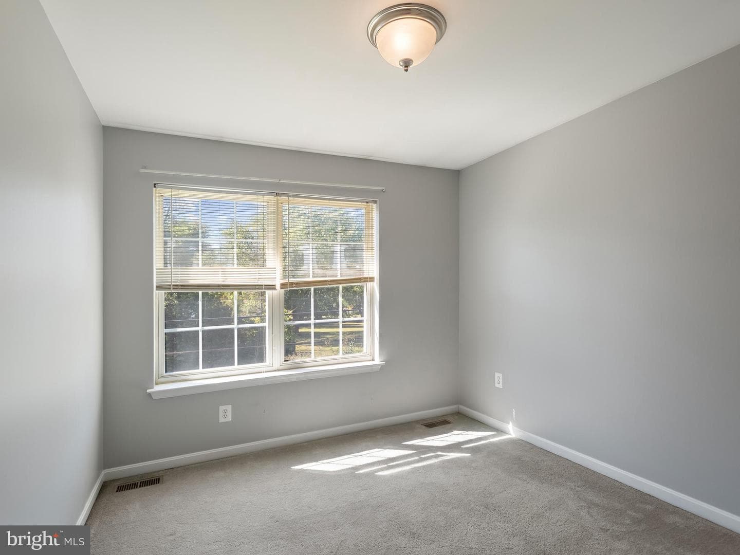 1410 Central Avenue E photo 22