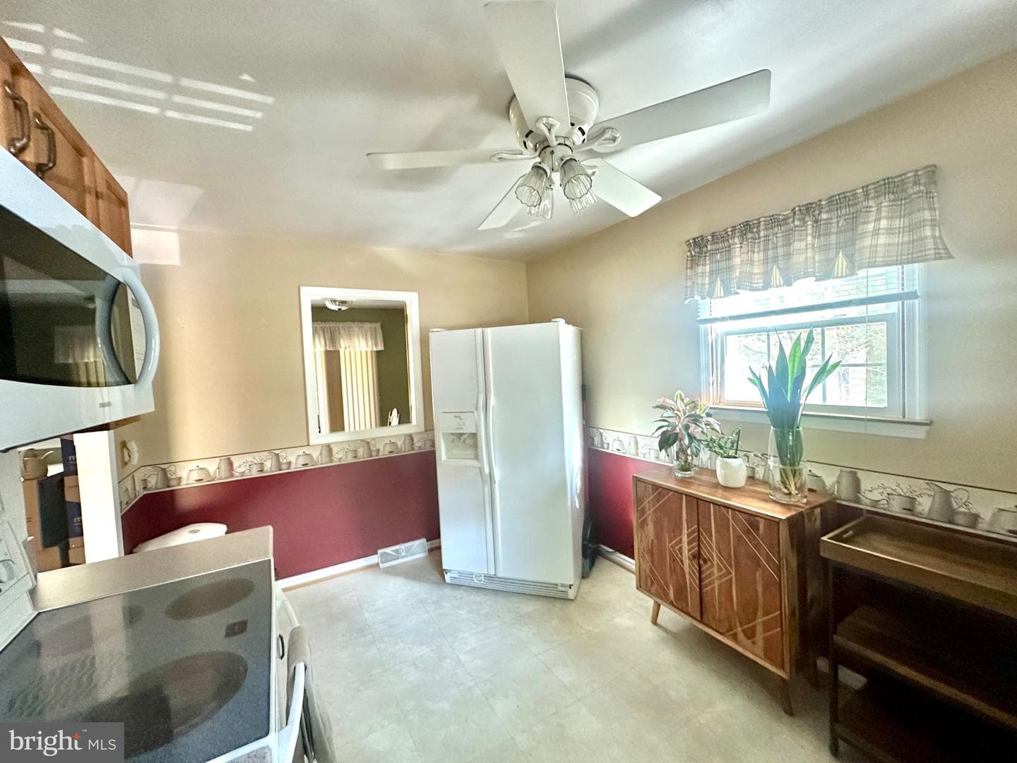 1158 Blue Bird Lane photo 10