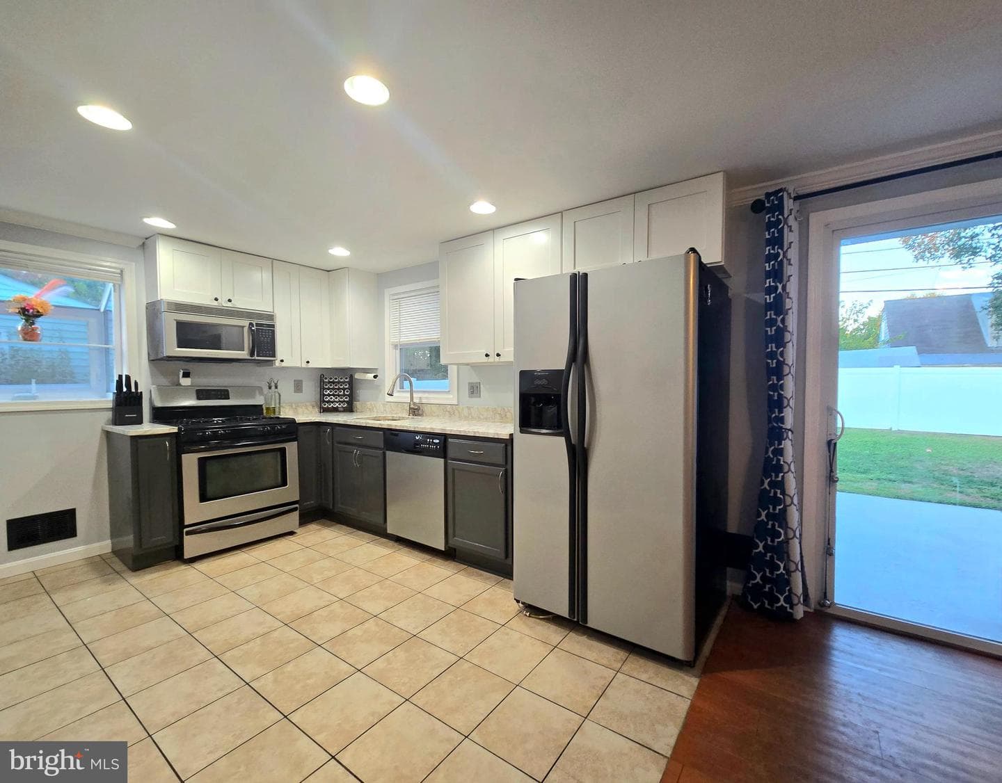 1827 Ridgewick Road photo 3