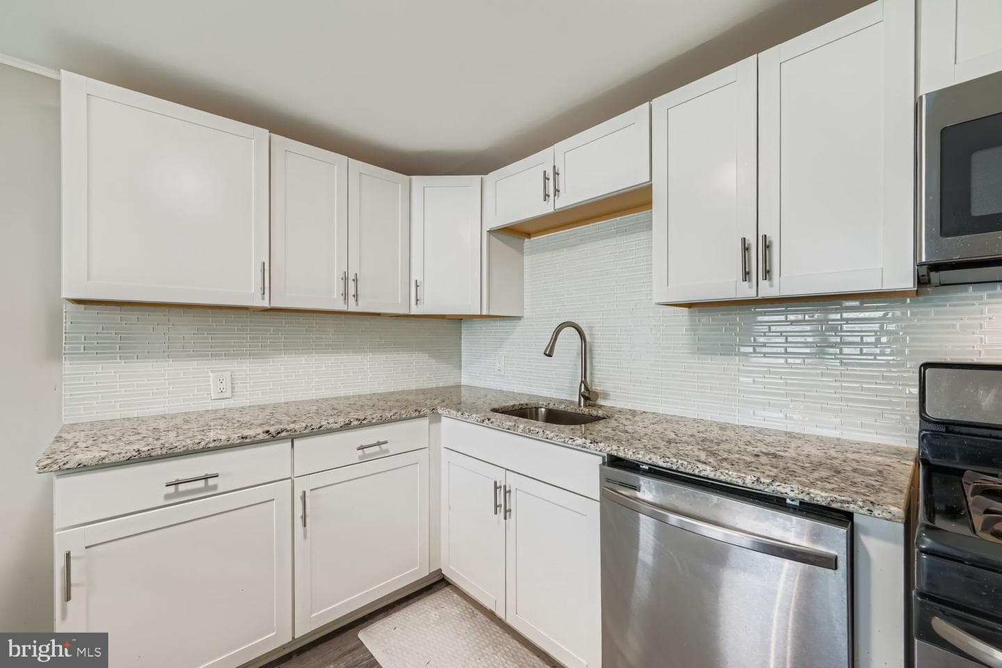 515 Taney Avenue photo 8