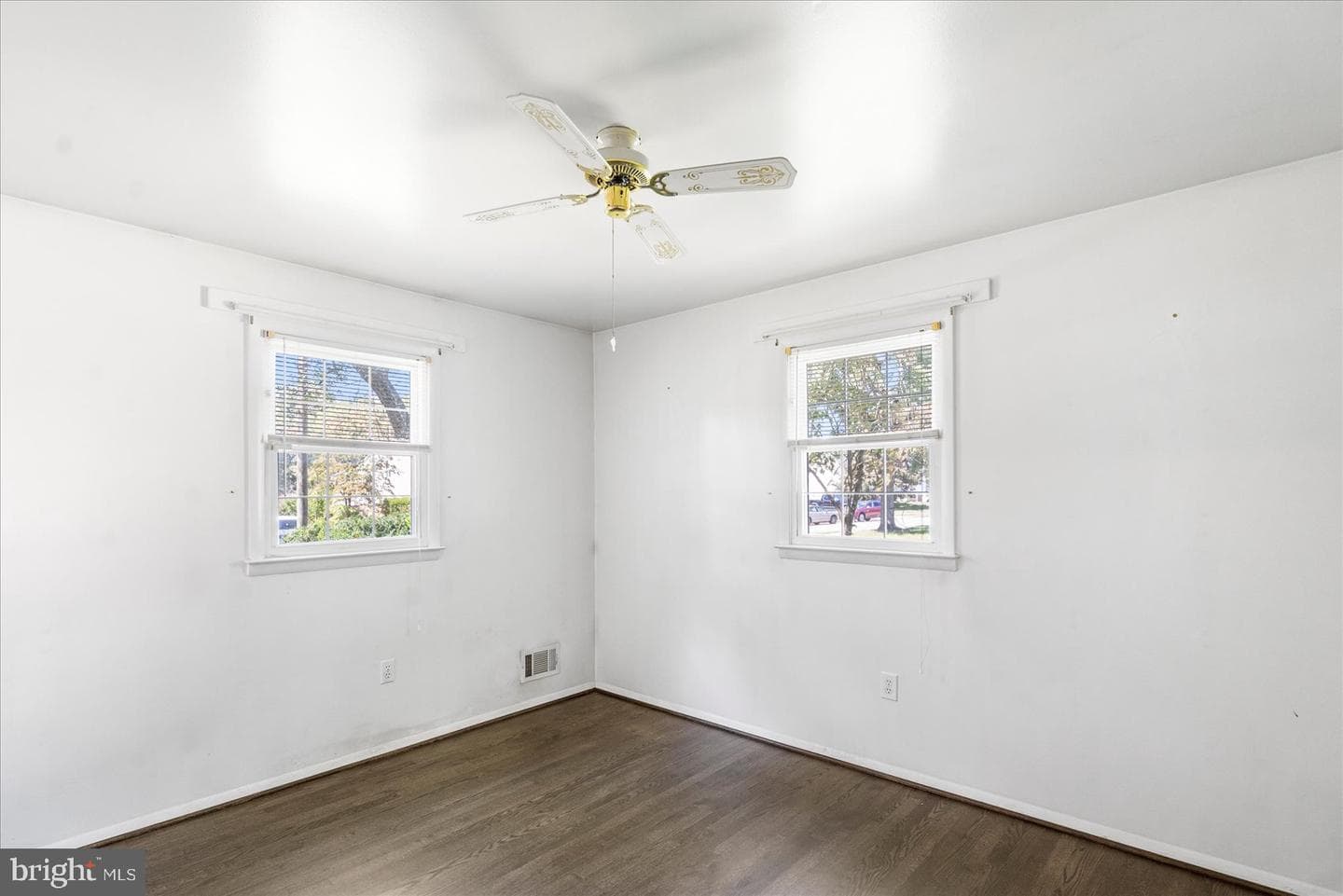 8261 Spring Knoll Drive photo 18