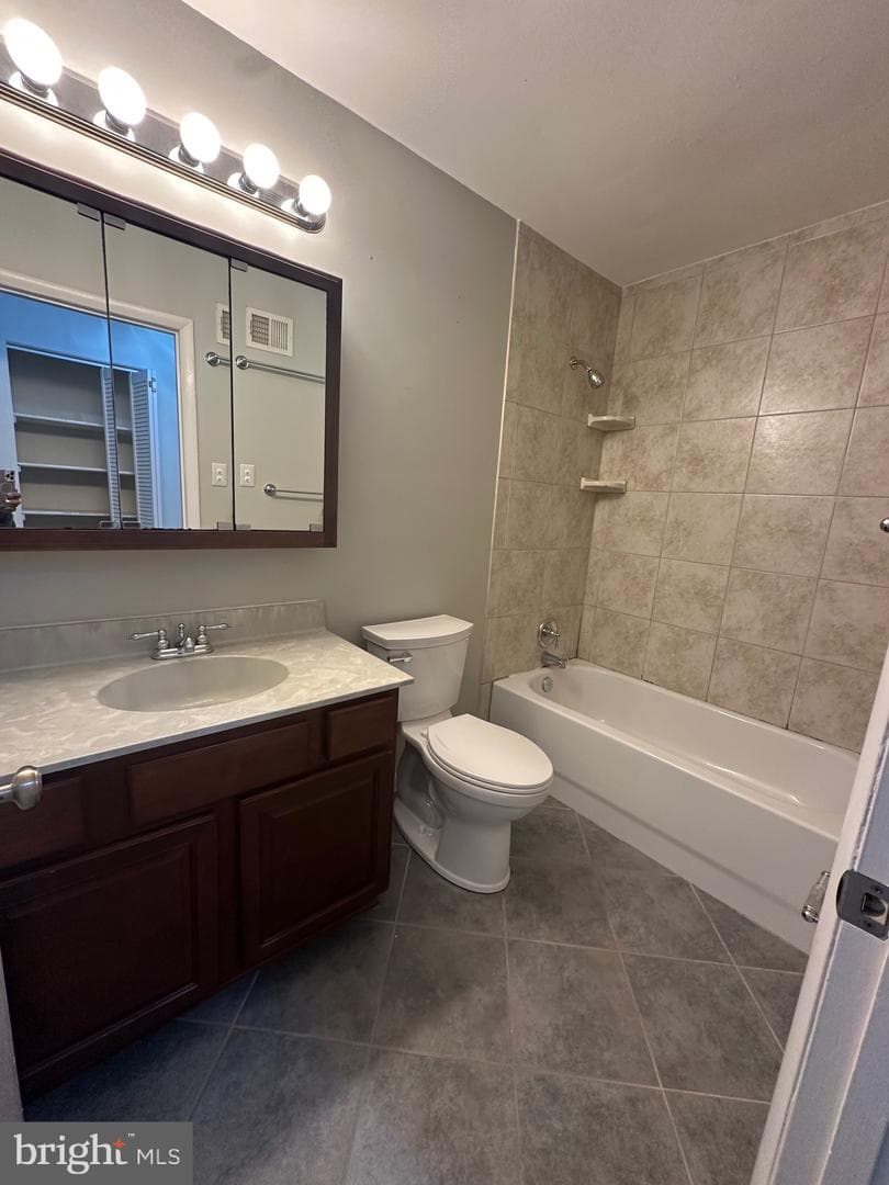 1721 Leisure Way photo 14