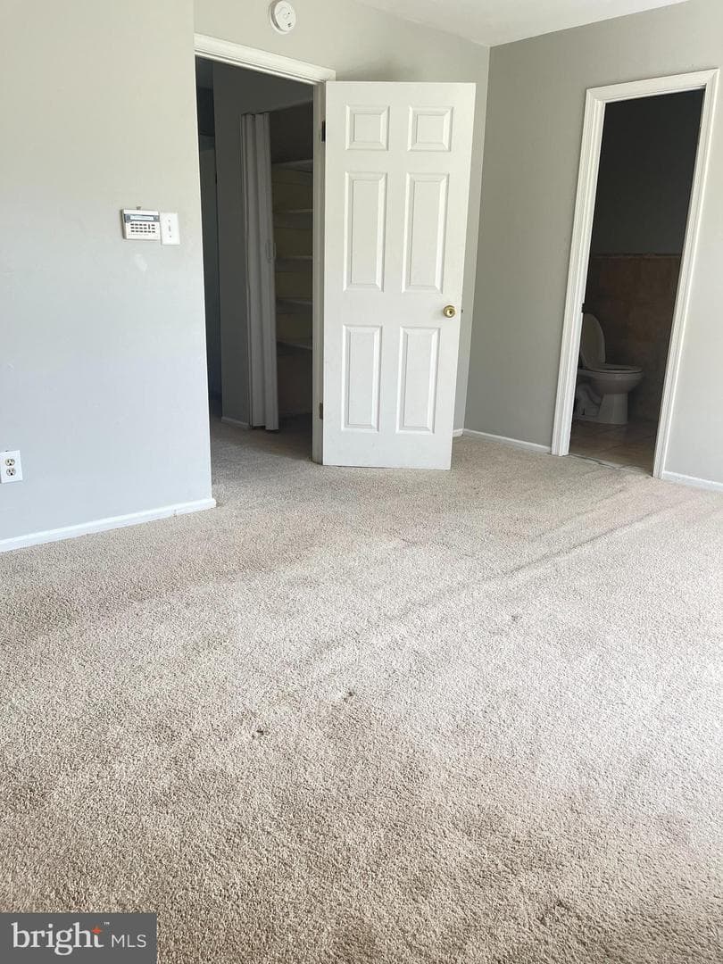 306 Woodleaf Court photo 12