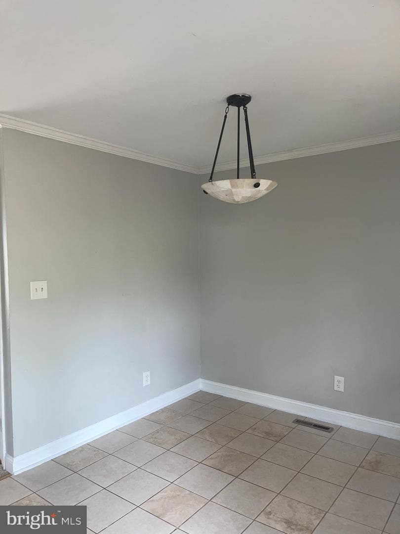 306 Woodleaf Court photo 8