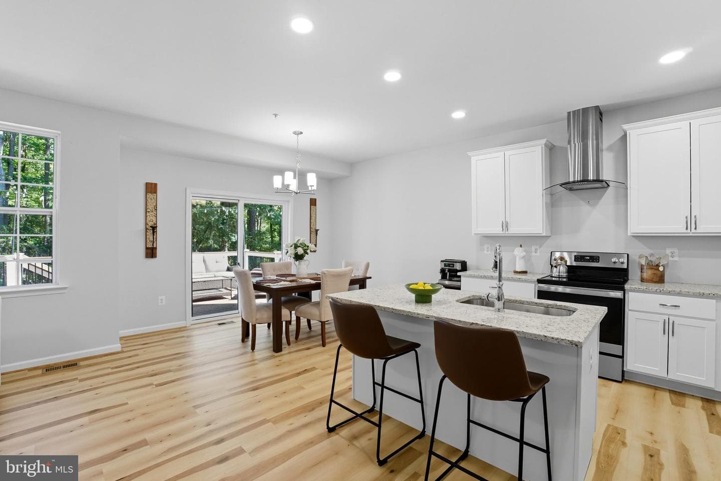 7810 Shelbourne photo 6