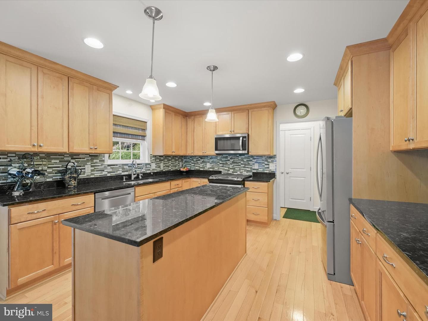 301 Genesis Way photo 3