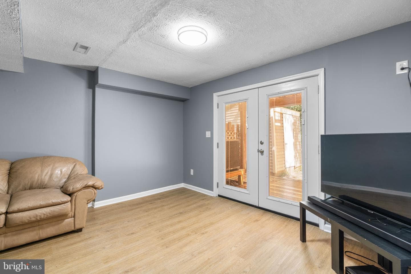7913 Wellesley Court photo 16
