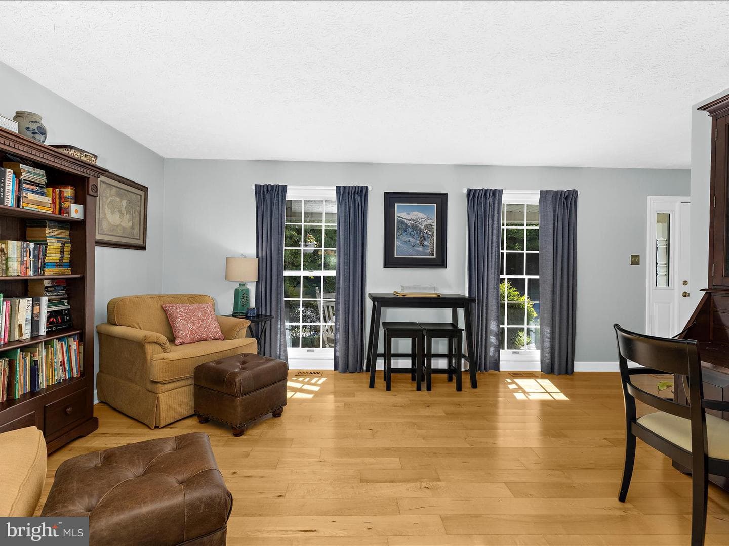 712 Thornwood Drive photo 3