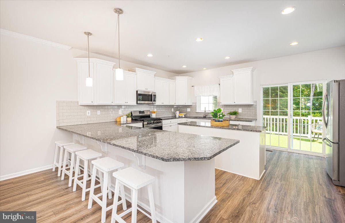 1417 Hawthorn Drive photo 4