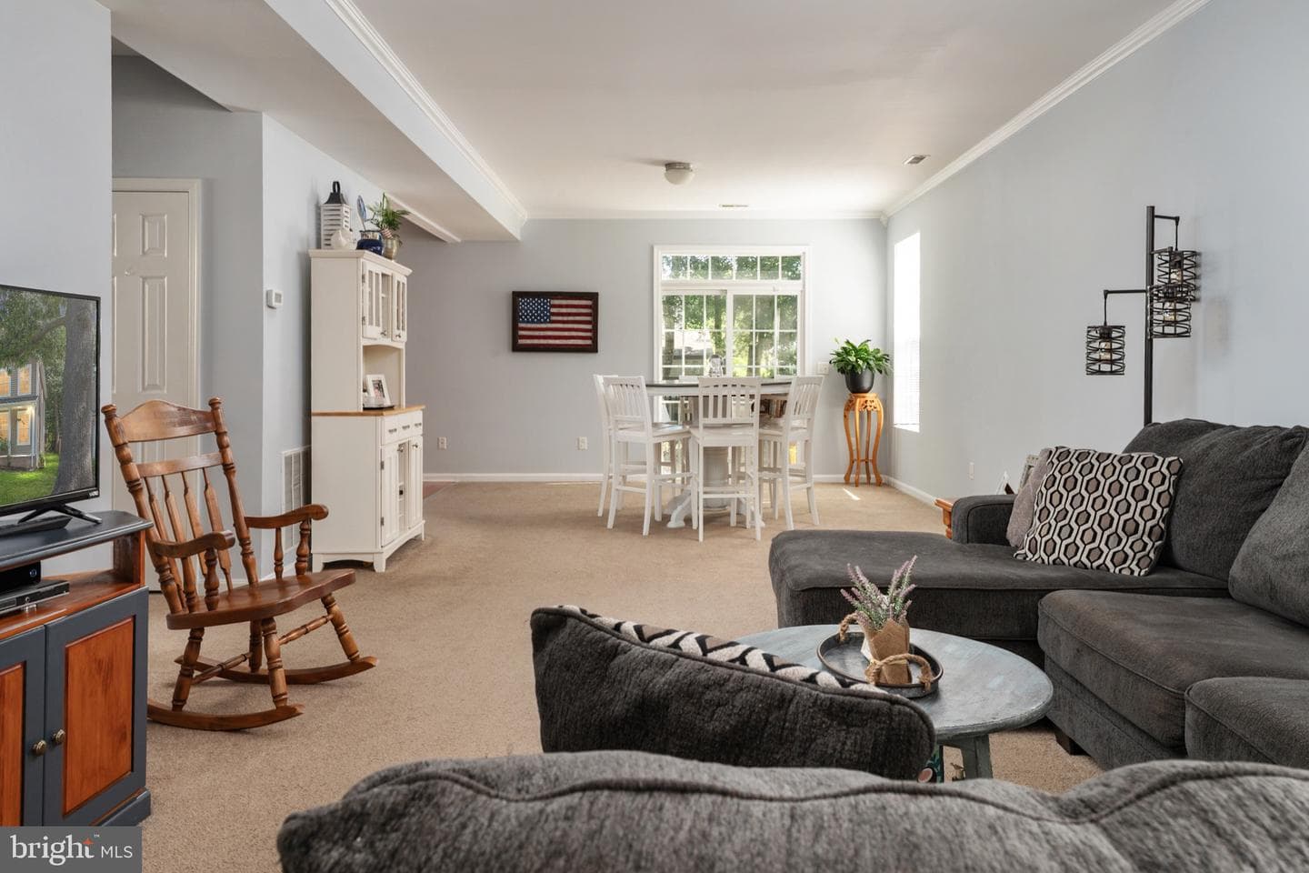 5547 Exeter Street photo 4