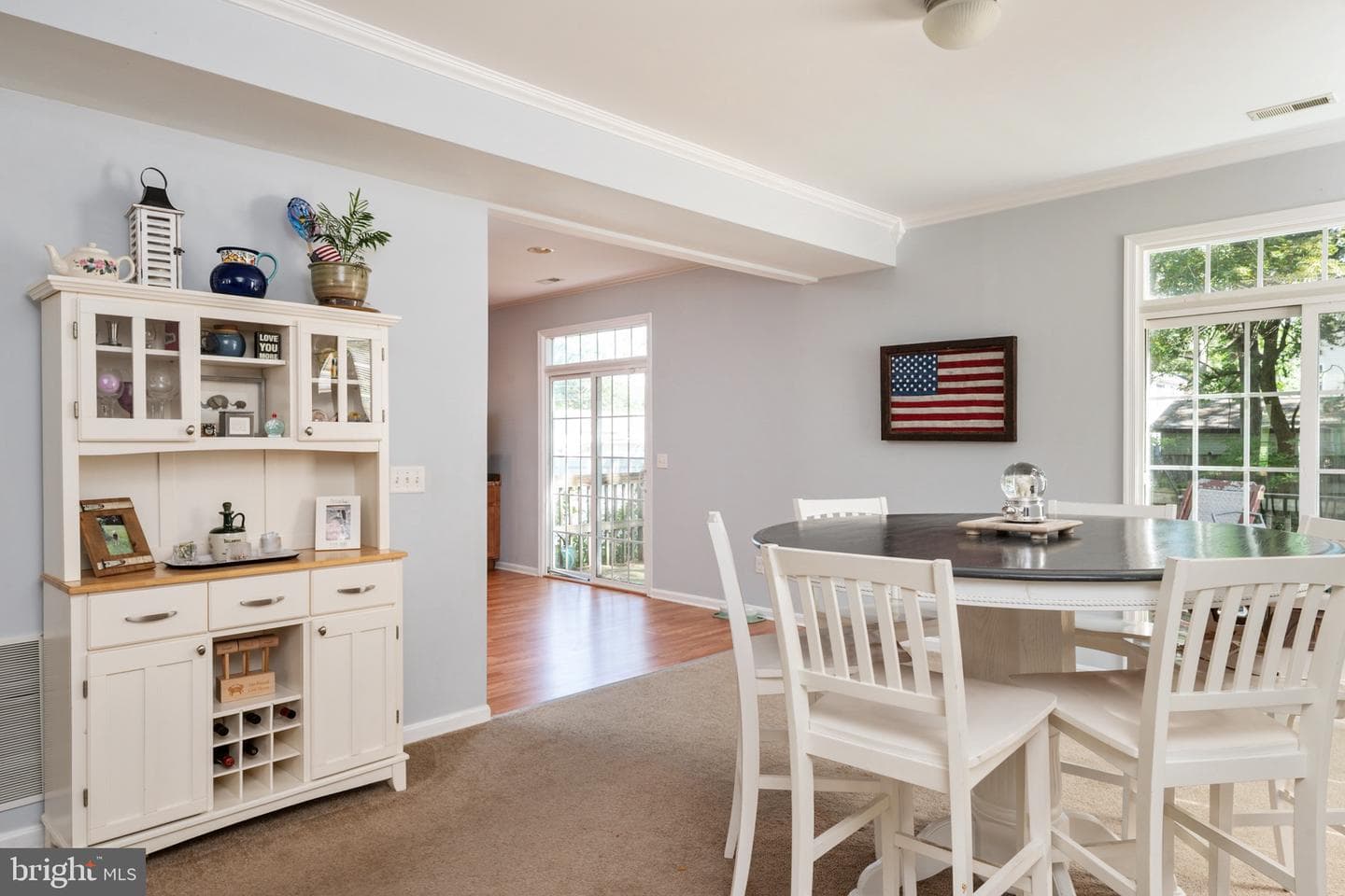 5547 Exeter Street photo 9