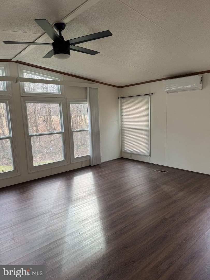 460 Sarah Anne Drive photo 10