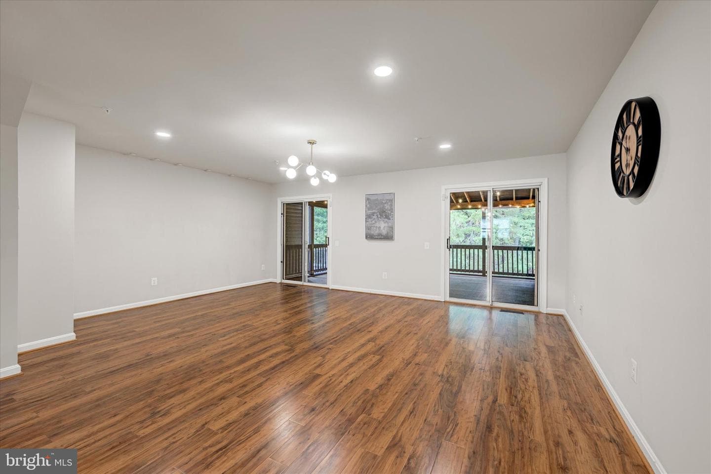 178 Pinecove Avenue photo 11