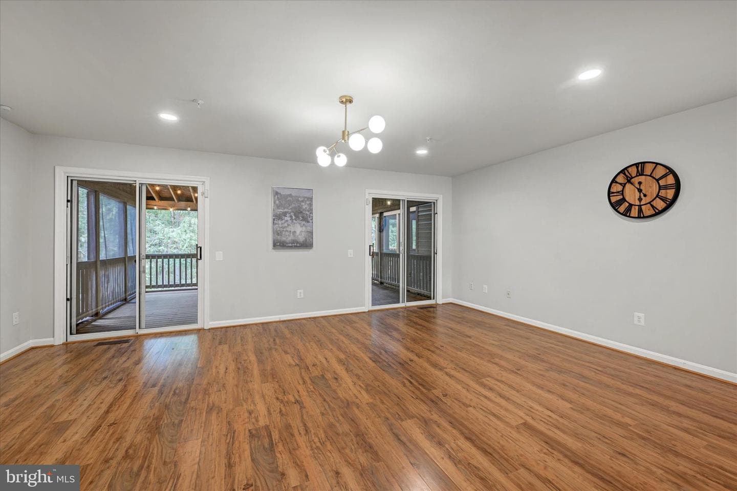178 Pinecove Avenue photo 12