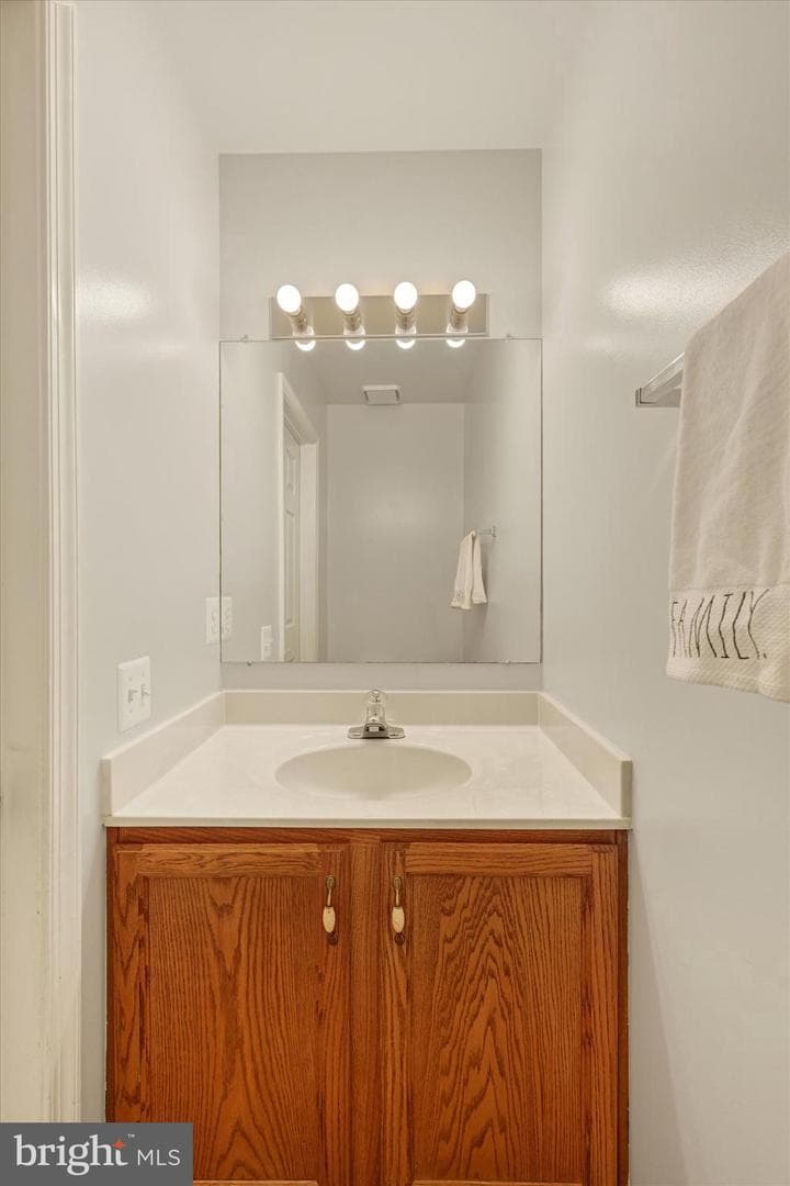 178 Pinecove Avenue photo 3