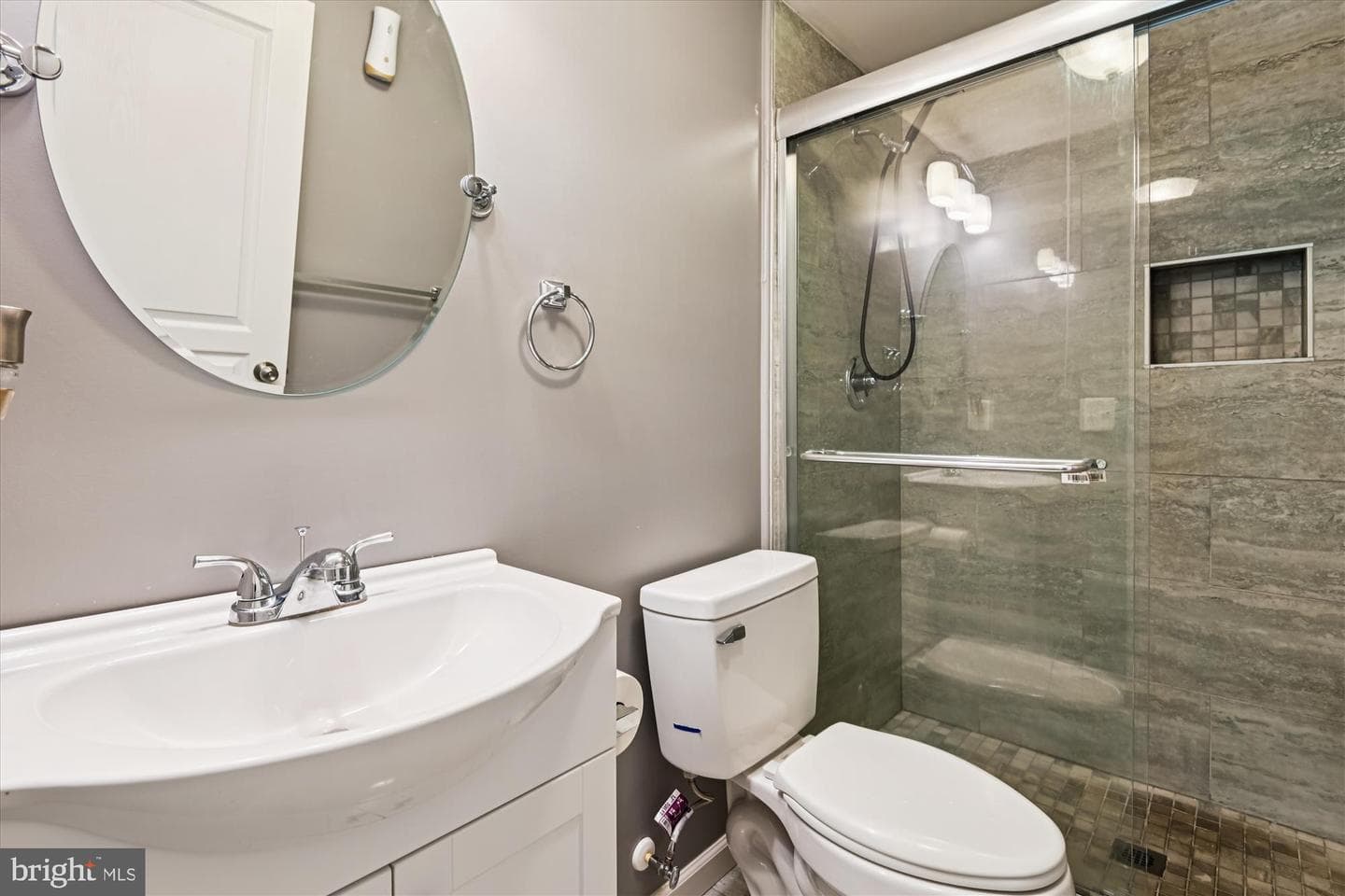 120 Kindred Way photo 31