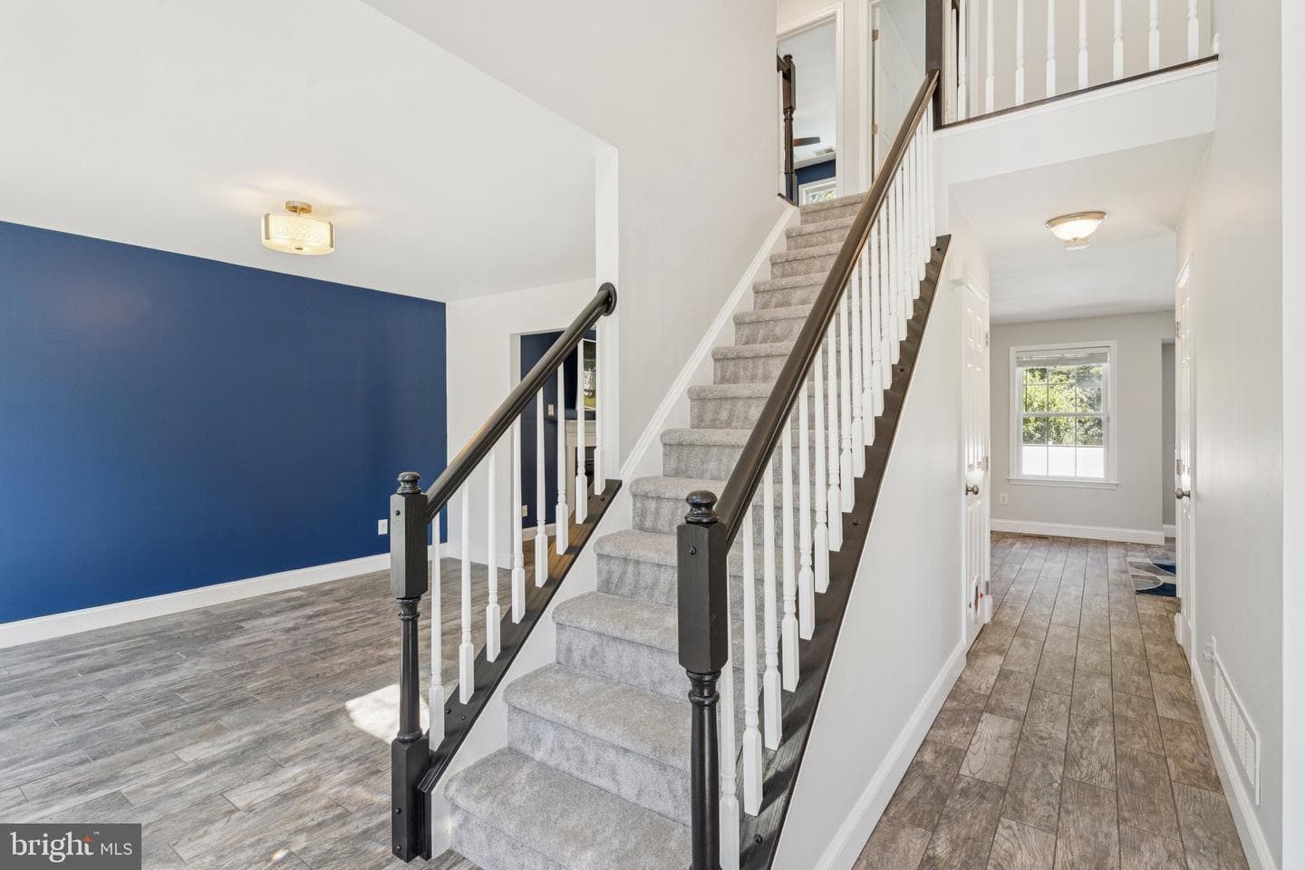 2802 Sagamore Court photo 3