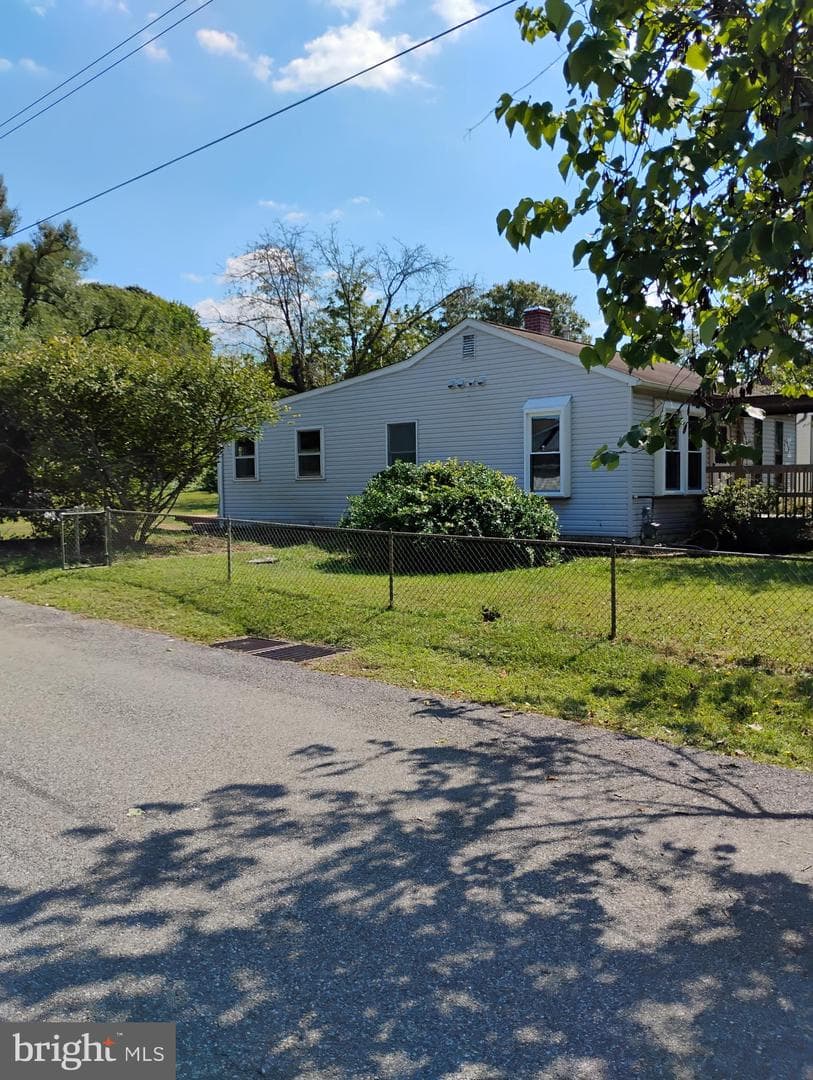 933 Andrews Road photo 2