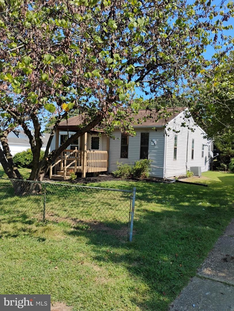 933 Andrews Road photo 3