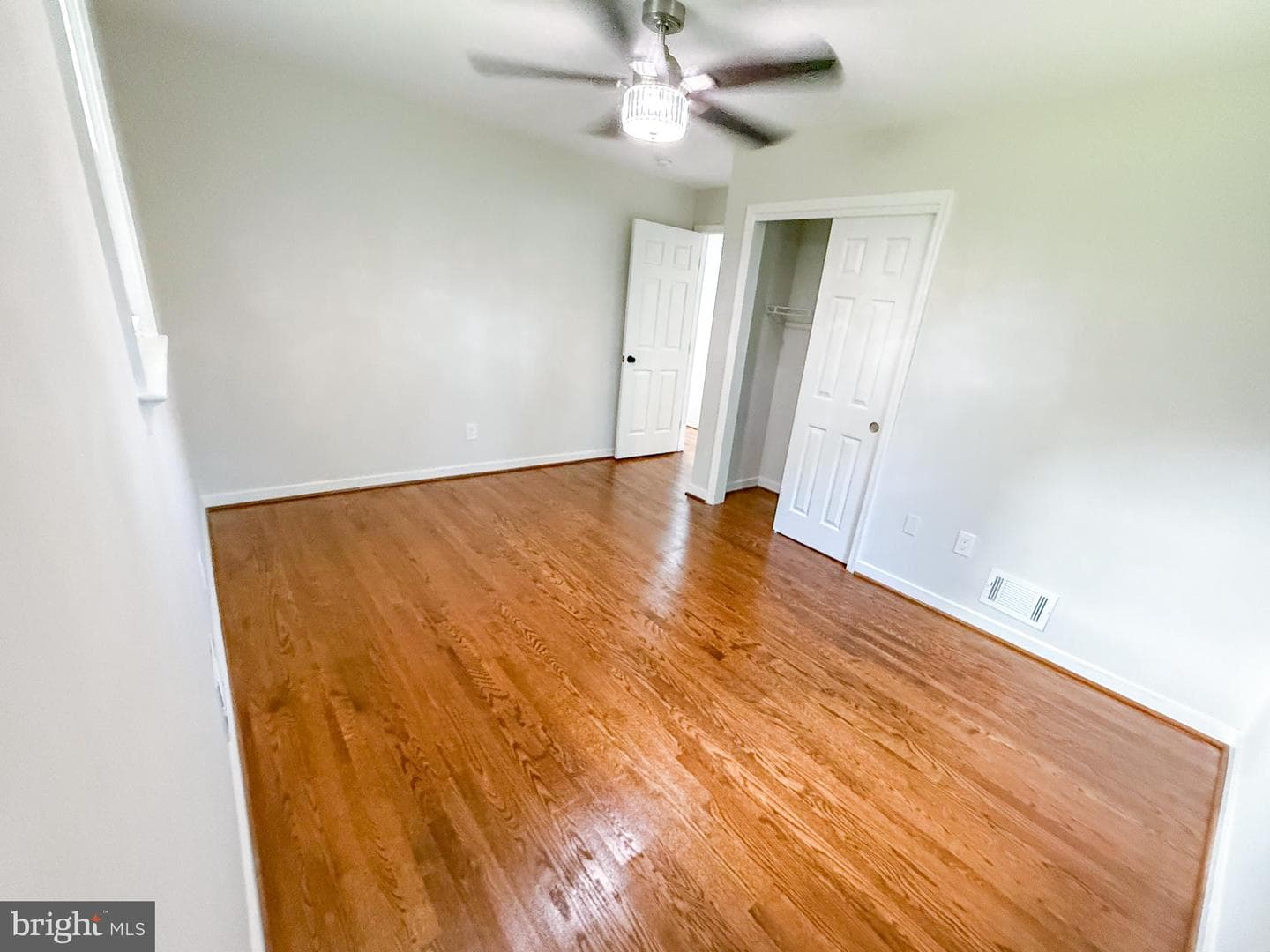 80 Beach Drive photo 28