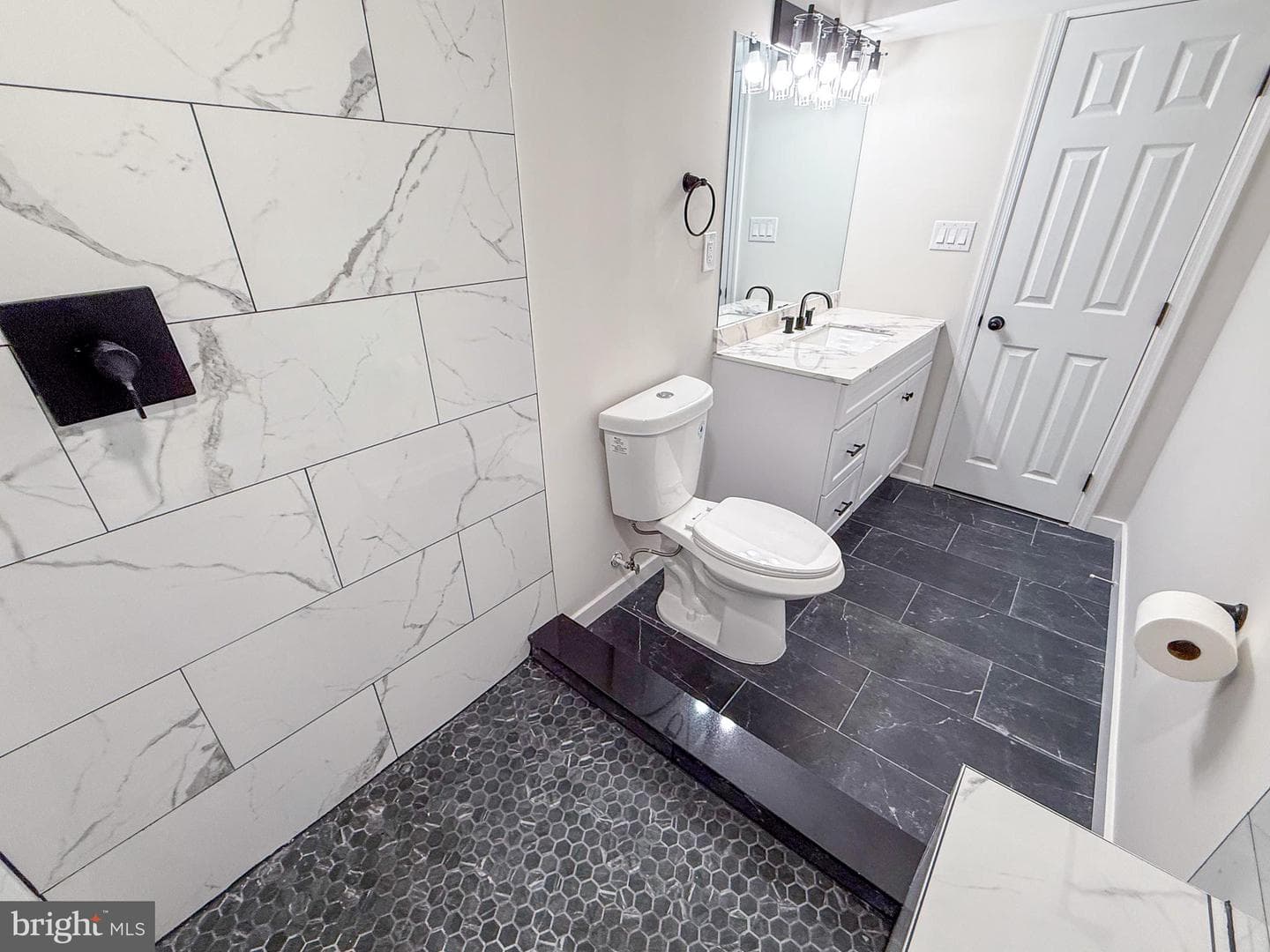 80 Beach Drive photo 36