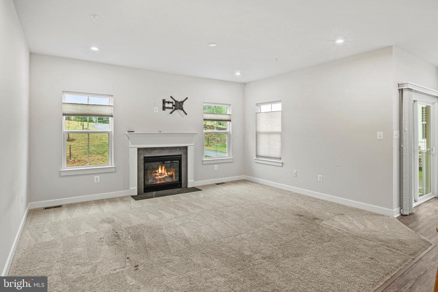 1512 Catbriar Way photo 7