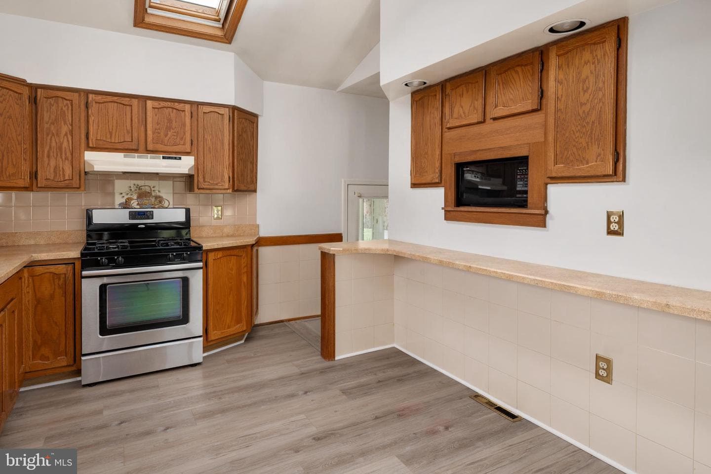 101 Herbert Court photo 11
