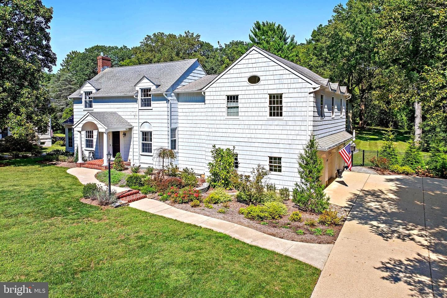 413 Joyce Lane W photo 3
