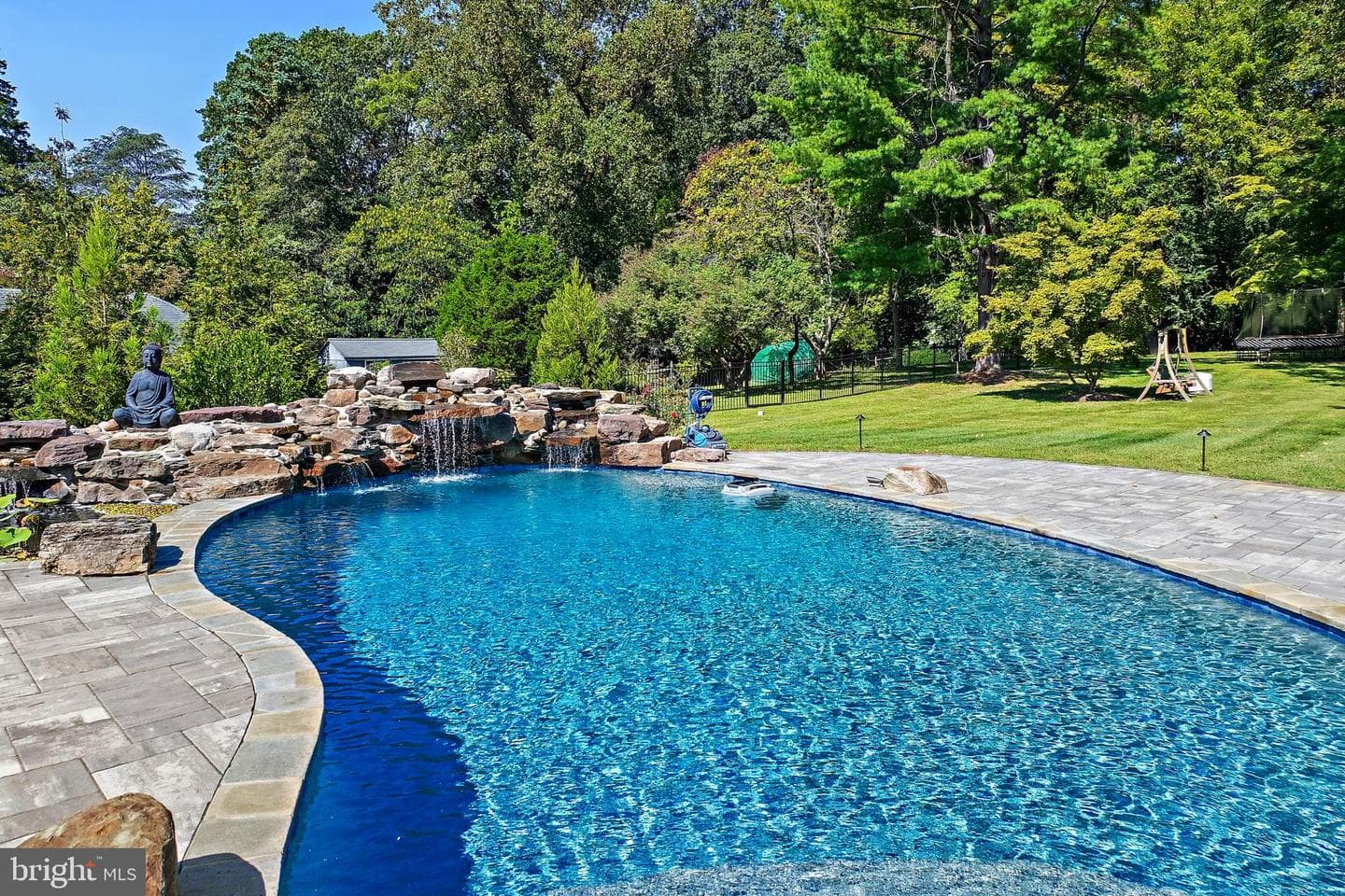 413 Joyce Lane W photo 6