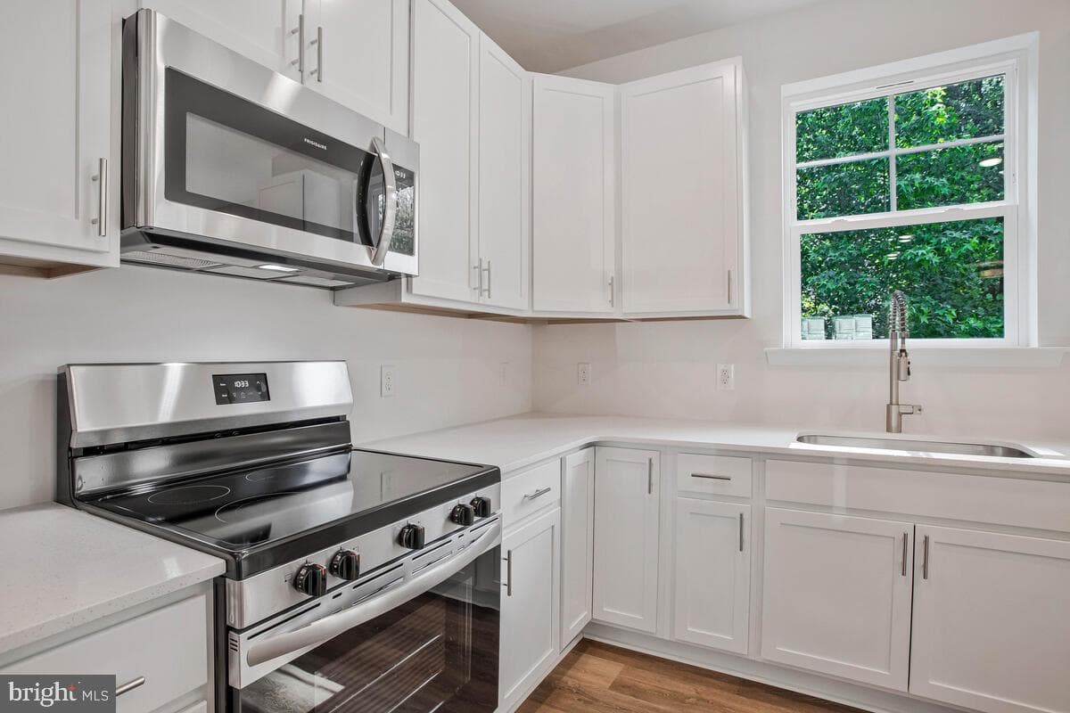 406 Warwick photo 12