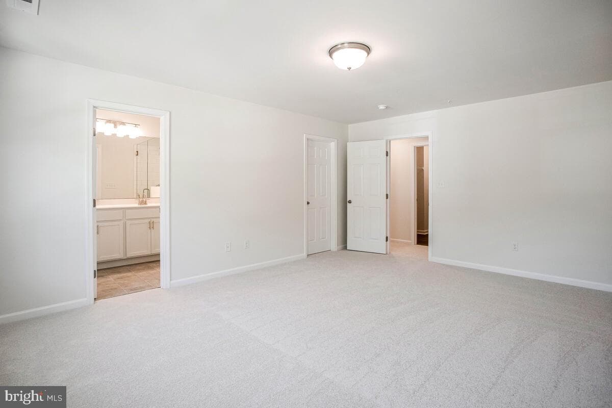 406 Warwick photo 28