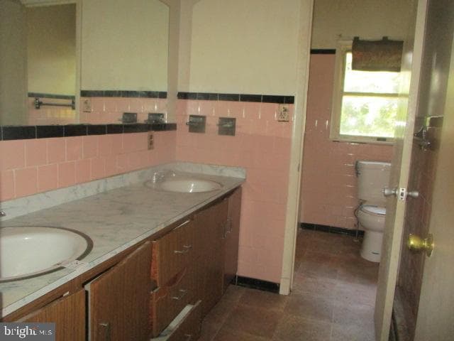 771 Queenstown Road photo 10