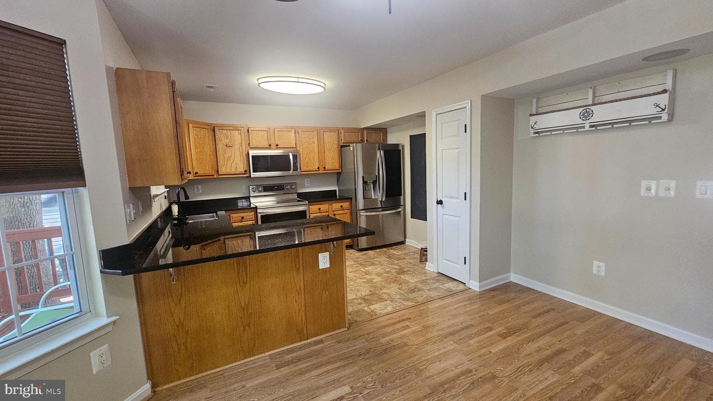 1250 Juniper Street photo 8