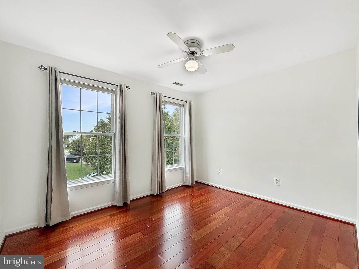 8001 Foxglen Court photo 24