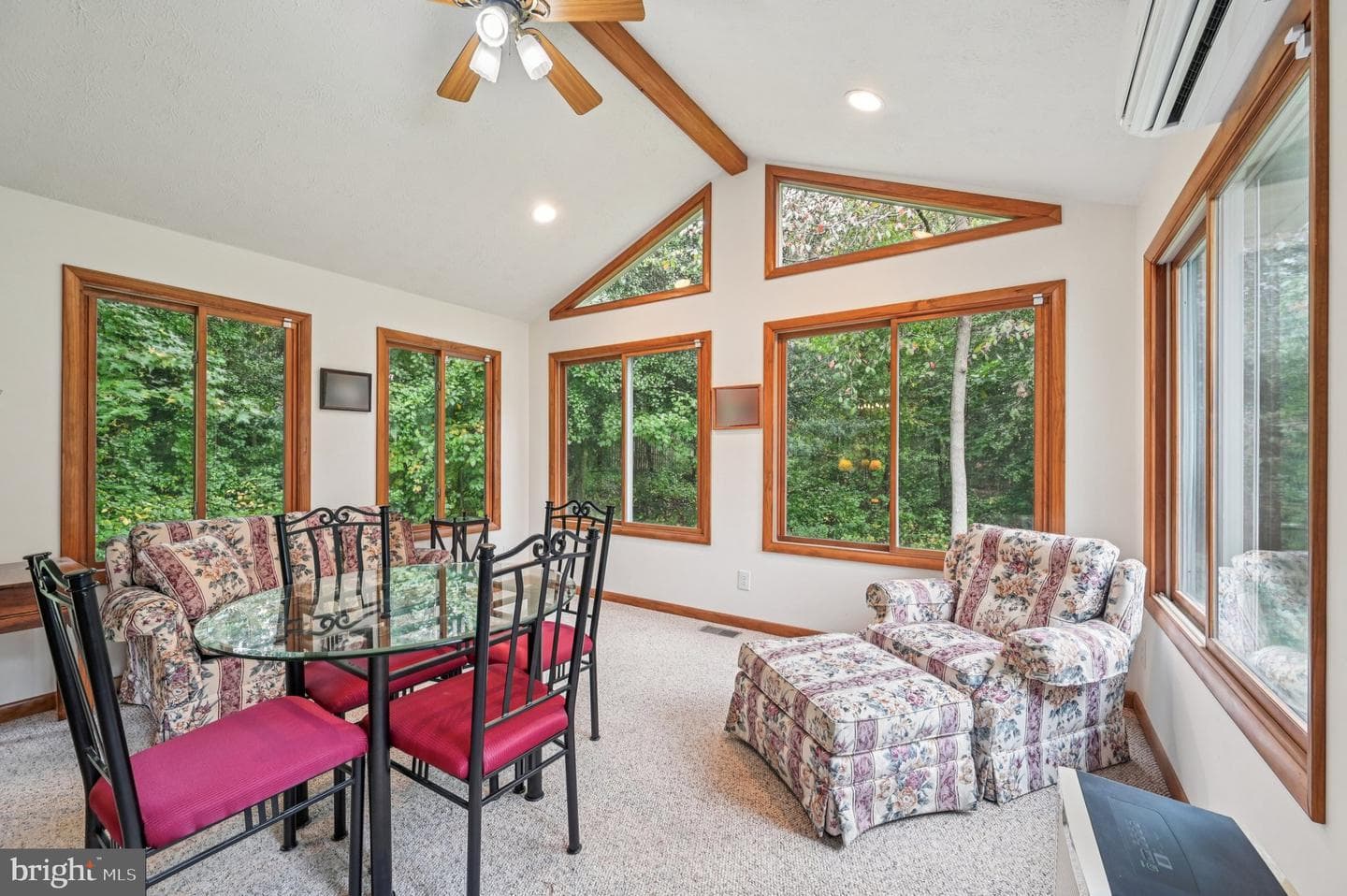 794 Tremaine Way photo 2