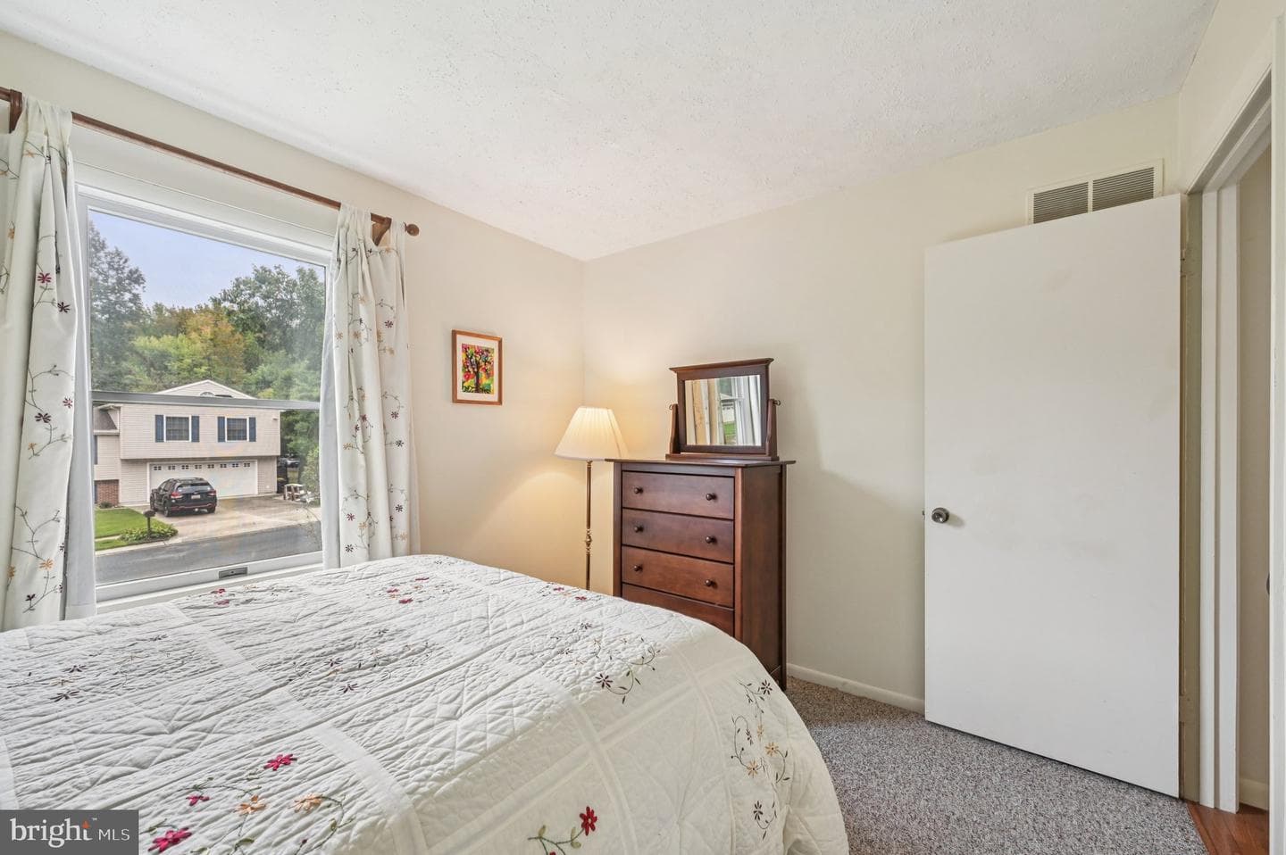 794 Tremaine Way photo 25