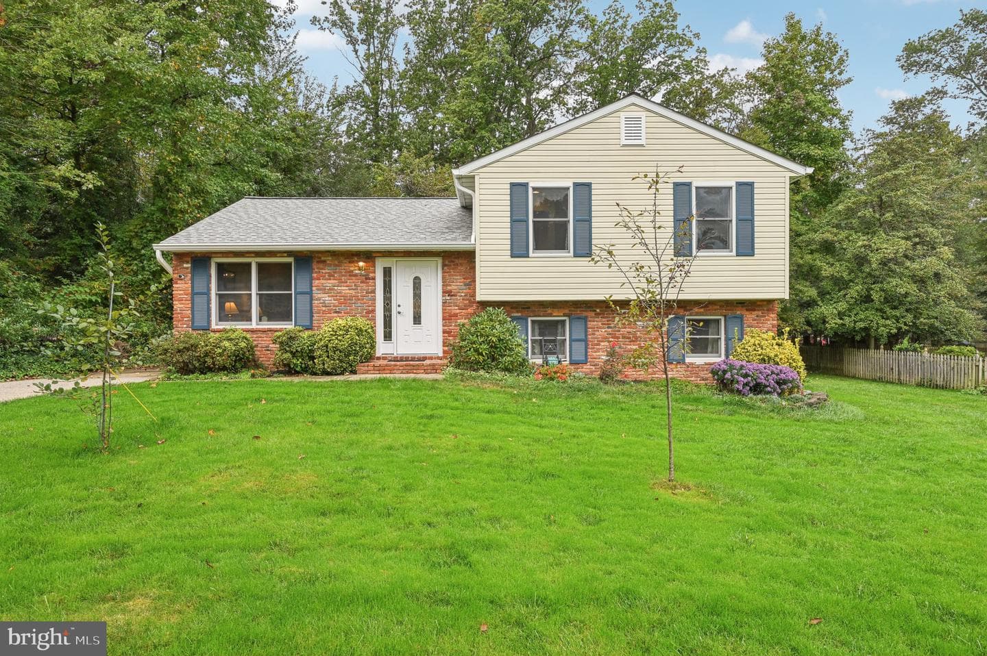 794 Tremaine Way photo 43