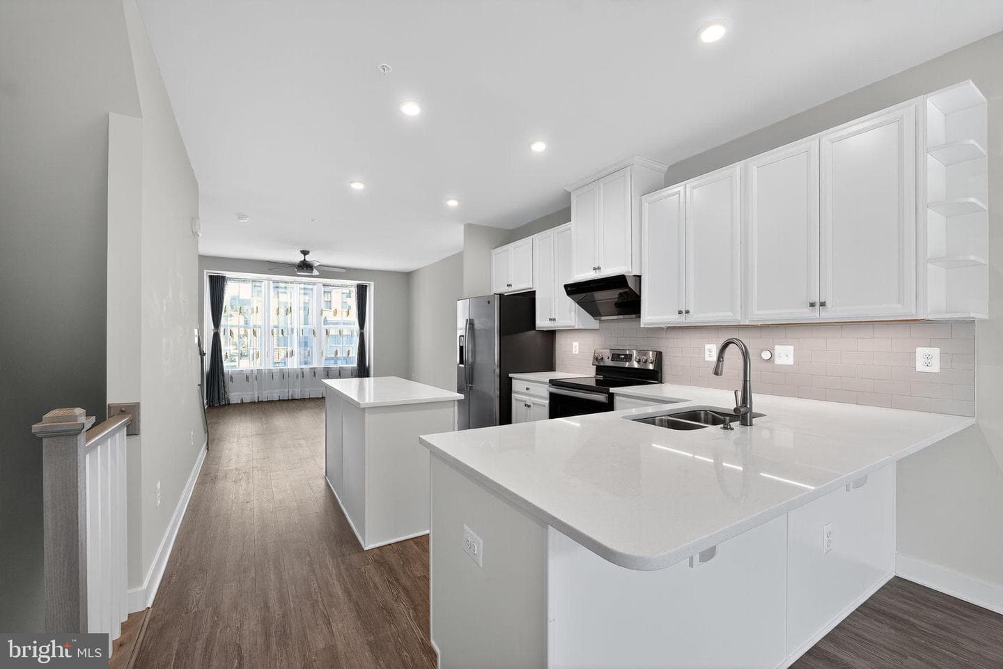545 Levanna photo 15