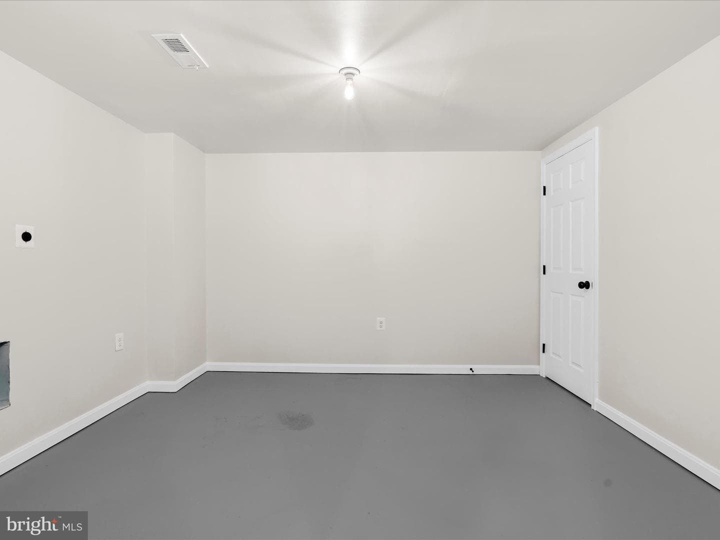 701 Kenora Court photo 14